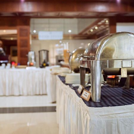 Peacock Hotel Dar es Salaam Zewnętrze zdjęcie