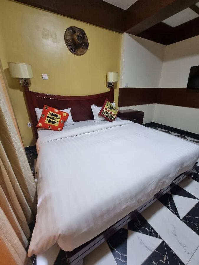 Peacock Hotel Dar es Salaam Zewnętrze zdjęcie