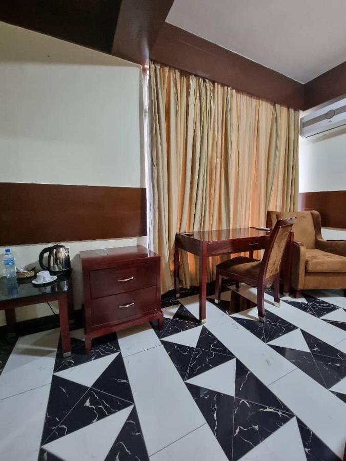Peacock Hotel Dar es Salaam Zewnętrze zdjęcie