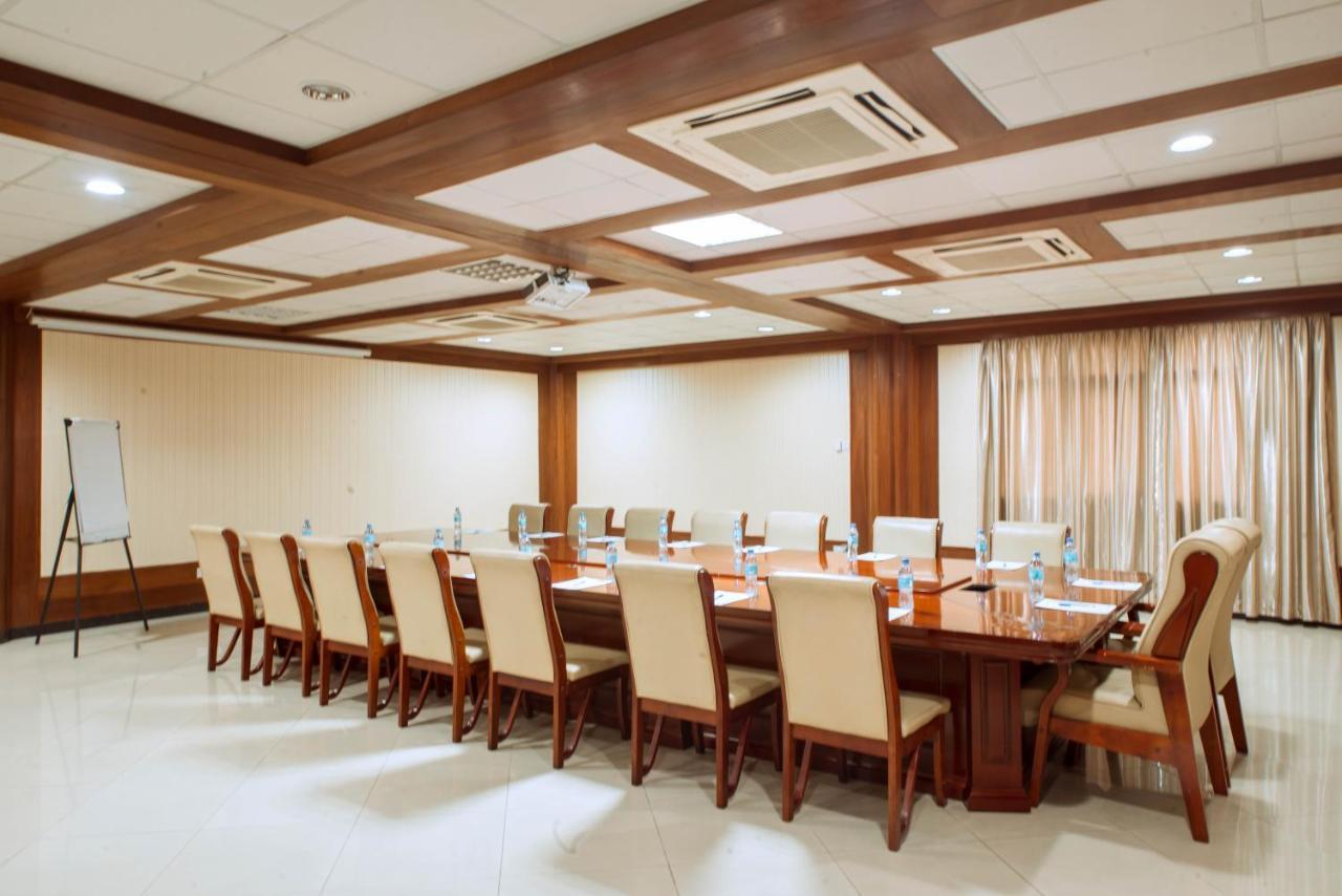 Peacock Hotel Dar es Salaam Zewnętrze zdjęcie