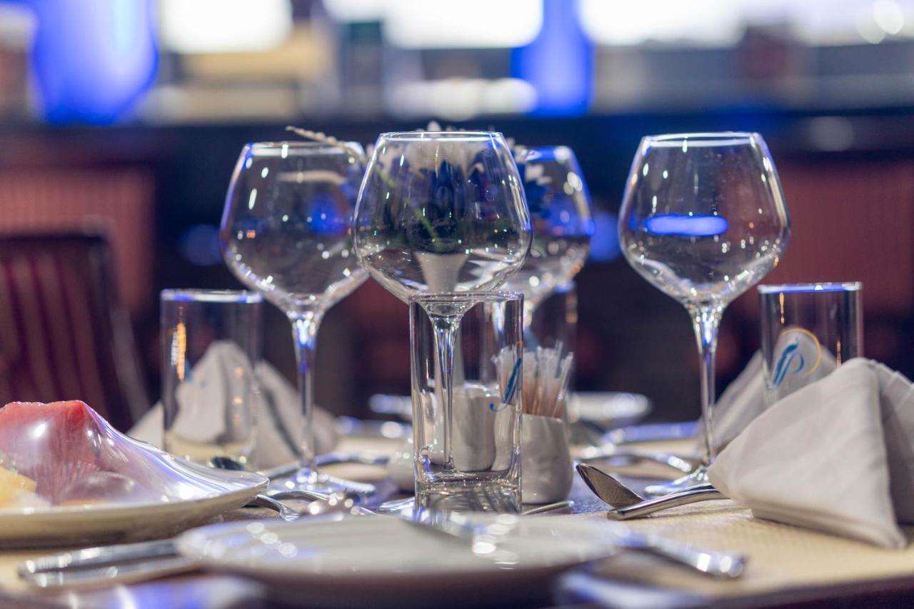 Peacock Hotel Dar es Salaam Zewnętrze zdjęcie