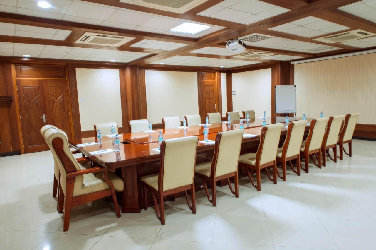 Peacock Hotel Dar es Salaam Zewnętrze zdjęcie