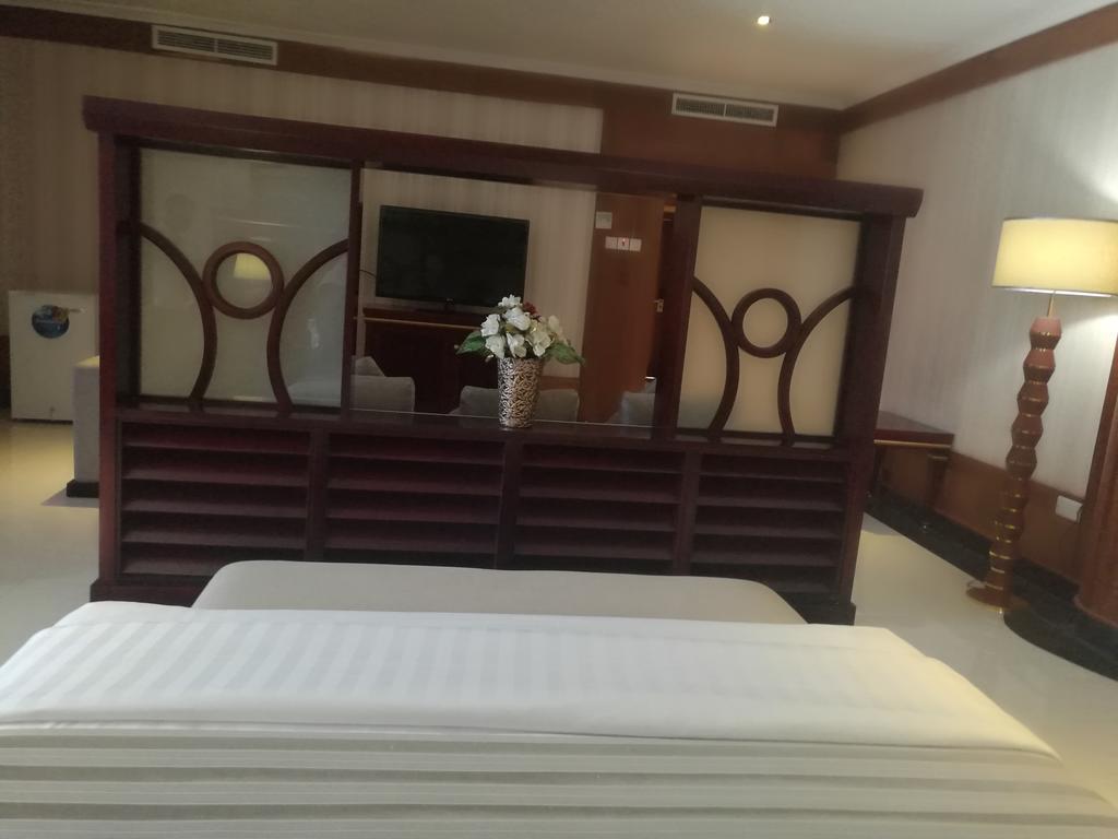 Peacock Hotel Dar es Salaam Zewnętrze zdjęcie