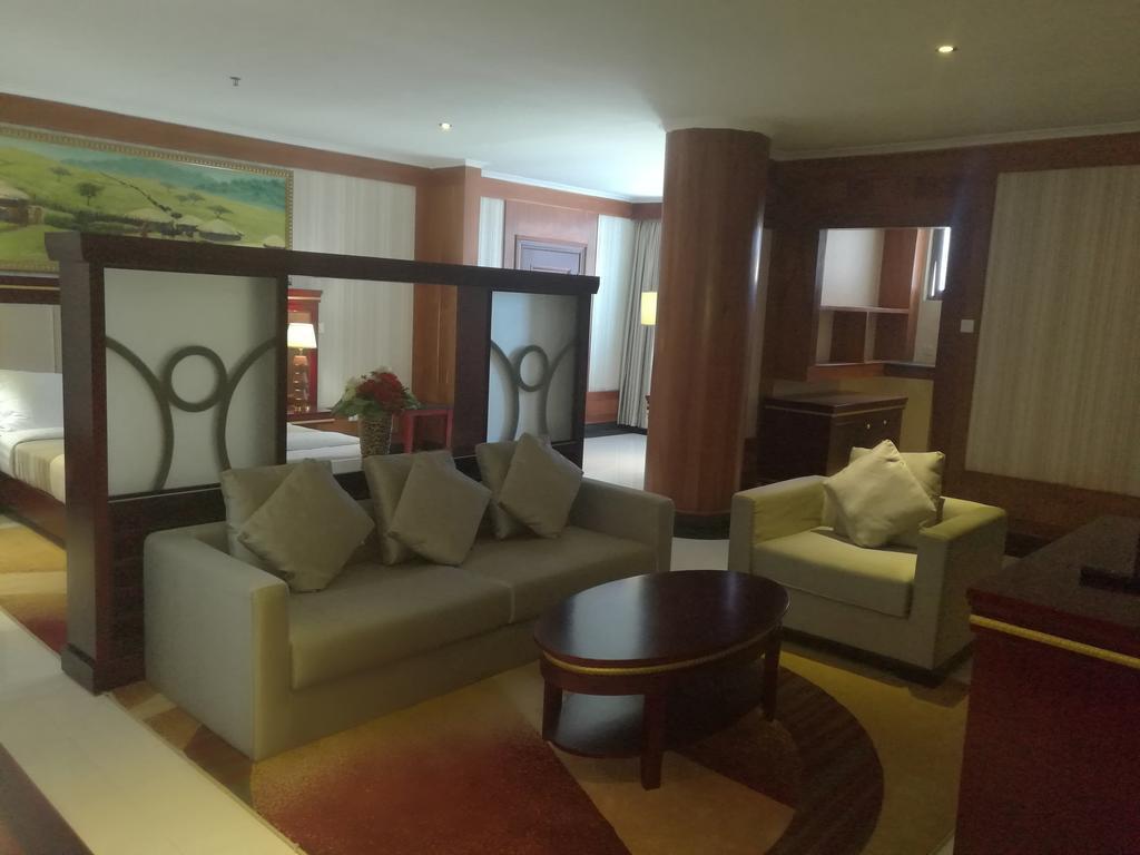 Peacock Hotel Dar es Salaam Zewnętrze zdjęcie