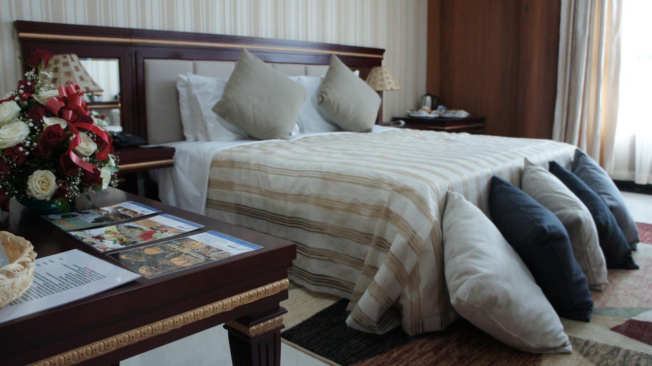 Peacock Hotel Dar es Salaam Zewnętrze zdjęcie